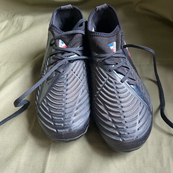 Adidas Boy’s Black Soccer Cleats - Picture 1 of 5